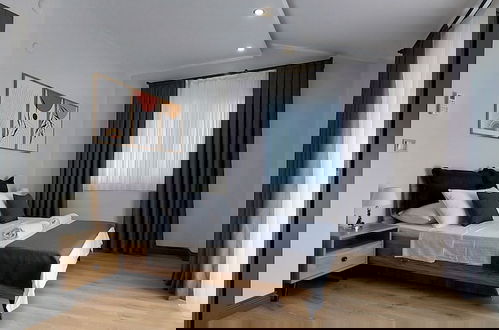 Photo 3 - New Flat Large Living Space 5 Close to Lara Beach