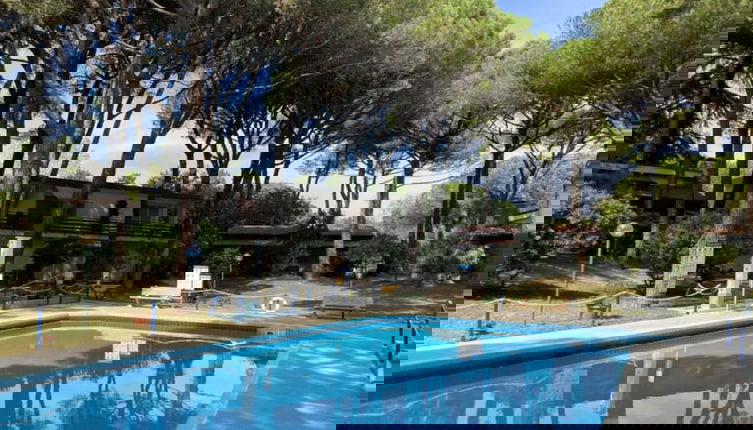 Foto 1 - Lovely Flat Bungalow Type in Residence With Pool