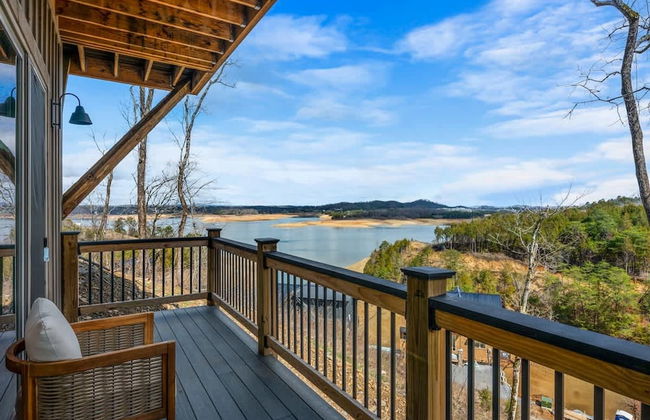 NEW Lake View Indoor Pool Sleeps 14 Hot Tub - Photo 48