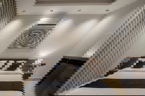 Foto 8 - Luxurious Two Bedroom Apartment Al malqa
