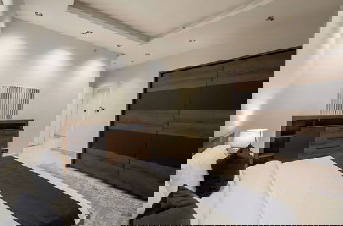 Foto 9 - Luxurious Two Bedroom Apartment Al malqa