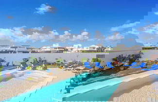 Foto 1 - Villa Luar