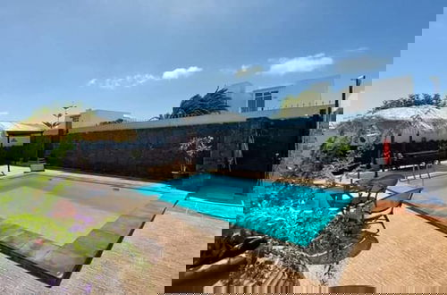 Foto 18 - Boutique Boho Glam Villa With Private Pool