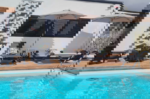 Foto 20 - Boutique Boho Glam Villa With Private Pool