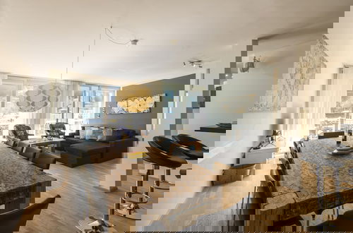 Photo 21 - Spacious Apartment With Mountain View