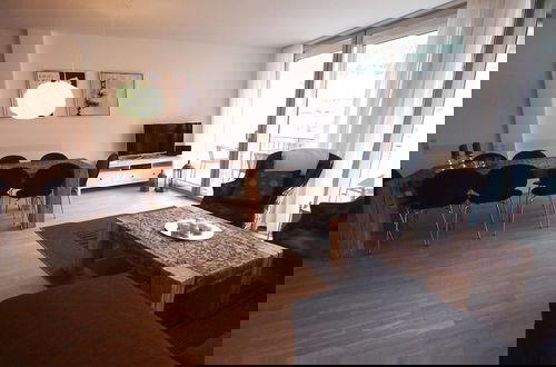 Photo 20 - Spacious Apartment With Mountain View