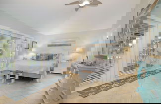 Foto 2 - Waterfront Luxury Villa With Sunset Views And Boat Slip 3 Bedroom Townhouse by RedAwning