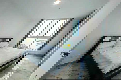 Foto 3 - Oceanfront Designer Apartment PH The Sands, Next to Hilton