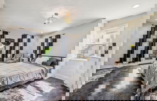 Foto 2 - Elegant 5br Townhome In Prime Location 5 Bedroom Townhouse by RedAwning