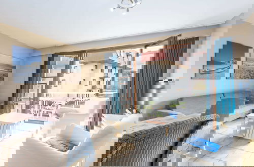 Foto 1 - Spacious Apartment With View