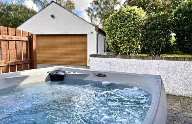 Detached Lakeland Cottage With Private hot tub - Foto 1