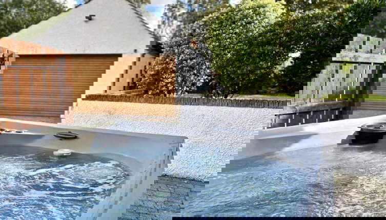 Photo 1 - Detached Lakeland Cottage With Private hot tub