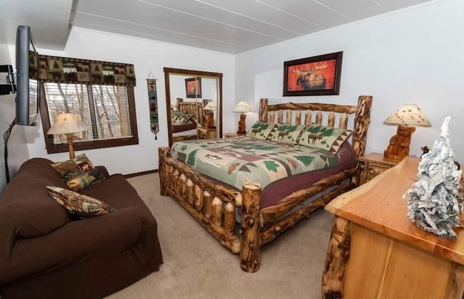 Cozy Seven Springs 1 Bedroom Deluxe Condo with Private Deck by RedAwning - Save 10% on 3 Nights, 15% on 5 Nights! - Foto 2