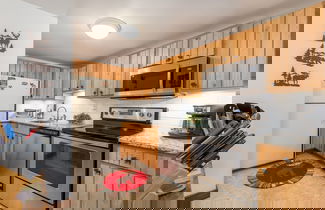 Photo 3 - Cozy Seven Springs 1 Bedroom Deluxe Condo with Private Deck by RedAwning - Save 10% on 3 Nights, 15% on 5 Nights!