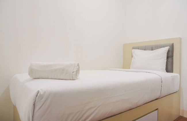 Pleasurable 2BR at Podomoro Golf View Apartment near Tol Cimanggis - Photo 4