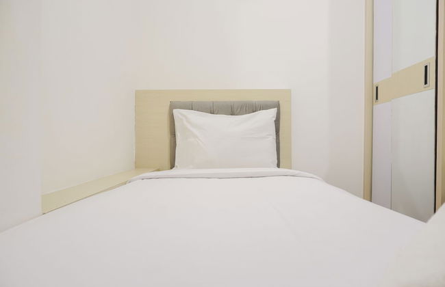 Pleasurable 2BR at Podomoro Golf View Apartment near Tol Cimanggis - Photo 2