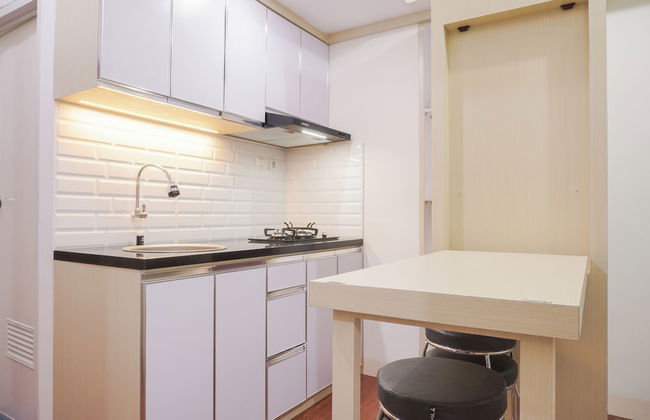 Pleasurable 2BR at Podomoro Golf View Apartment near Tol Cimanggis - Photo 10