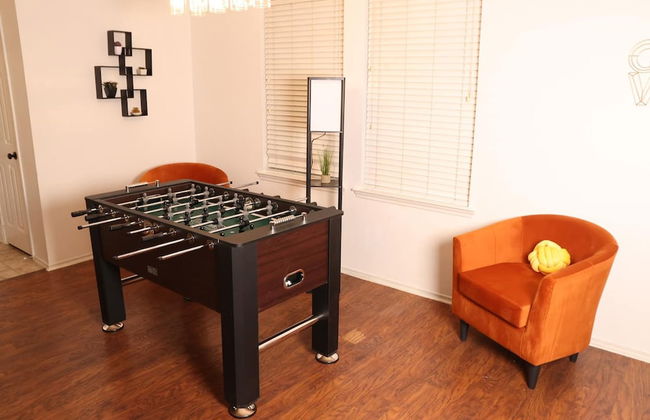 Work Play Stay Pet-friendly With Foosball - Foto 2