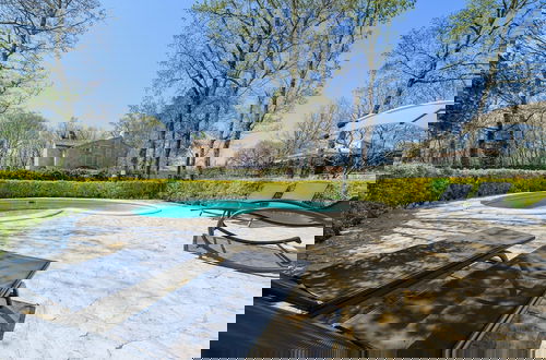 Photo 21 - Amazing Villa With Swimming Pool