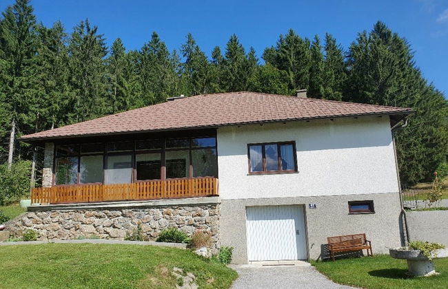 Holiday Home in Altmelon Near Weinsberg Forest - Foto 1
