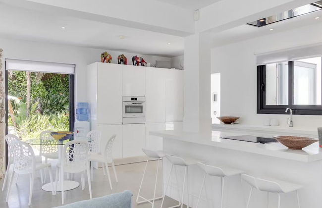 Ibizian Villa With Sea-views - Photo 9