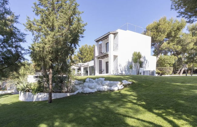 Ibizian Villa With Sea-views - Photo 28