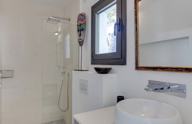 Ibizian Villa With Sea-views - Photo 21