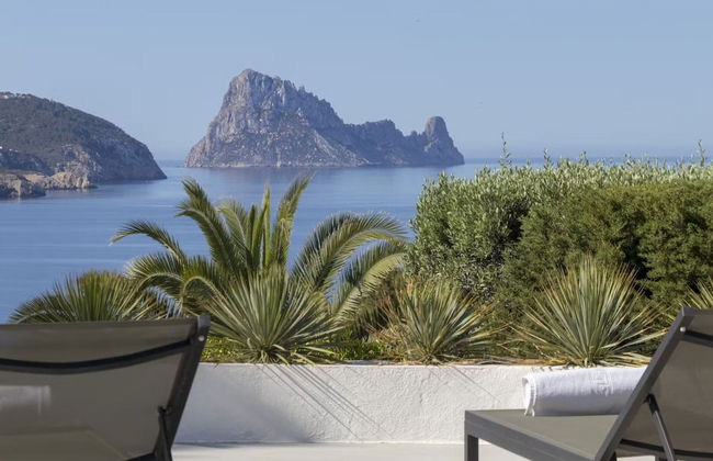 Ibizian Villa With Sea-views - Photo 36