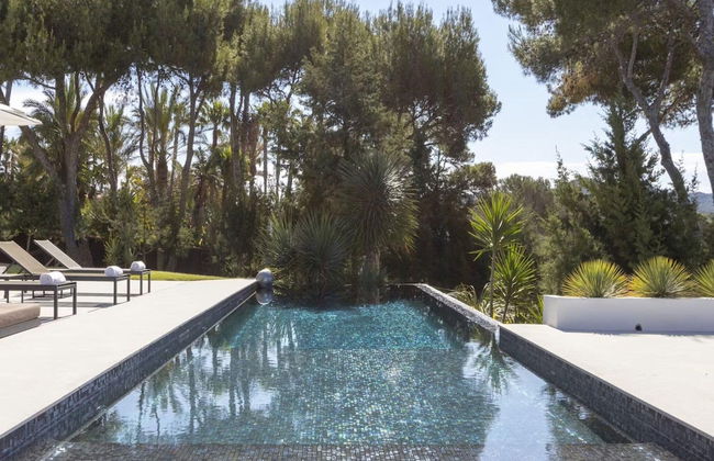 Ibizian Villa With Sea-views - Photo 23