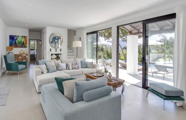 Ibizian Villa With Sea-views - Photo 12