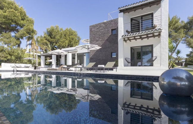 Ibizian Villa With Sea-views - Photo 27