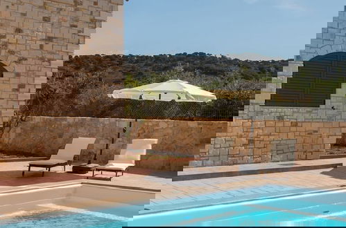 Foto 8 - Ydria Villa A With Pool