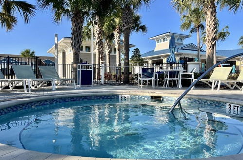 Foto 43 - Luxurious Pool Home With Private Pool-2061lc 8 Bedroom Home by RedAwning