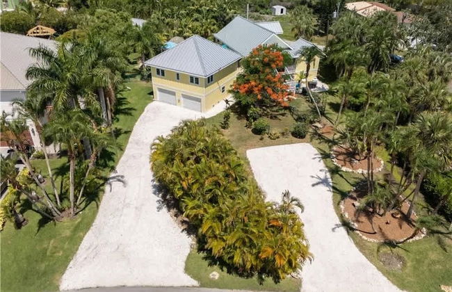 NEW Jungle Paradise Treehouse Suite With Resort Amenities Elevator Access Outdoor Kitchen Lagoon Lazy River Pool RV Hook up - Foto 4