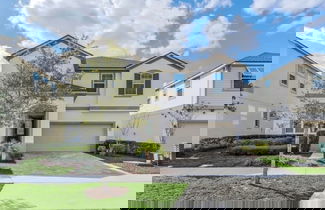 Foto 1 - Never Get Bored 9 Bed Pool, Spa, Games! 9 Bedroom Villa