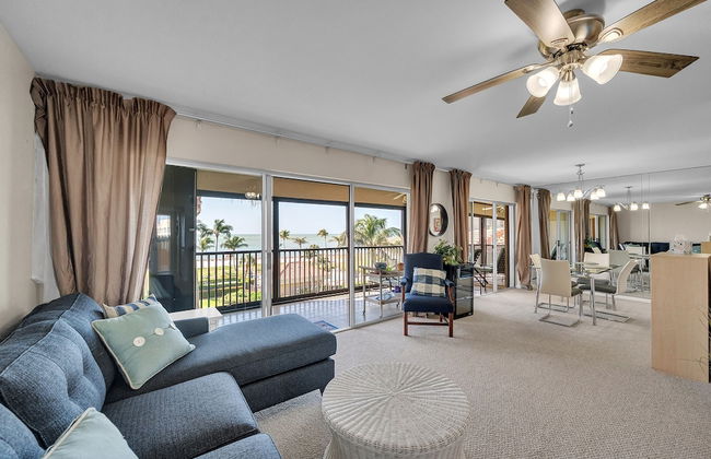 Gulf-view Condo With Resort-style Amenities 2 Bedroom Condo - Photo 13