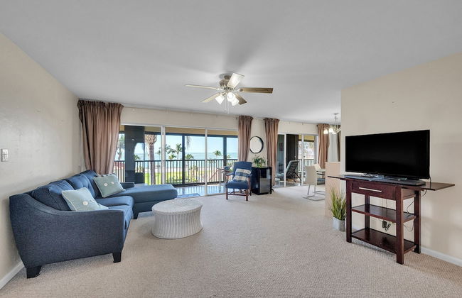 Gulf-view Condo With Resort-style Amenities 2 Bedroom Condo - Photo 1