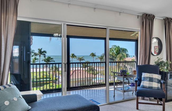 Gulf-view Condo With Resort-style Amenities 2 Bedroom Condo - Photo 12
