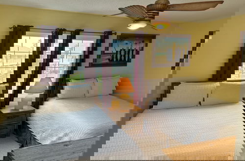 Foto 5 - Tropical Hideaway 2 Bedroom Townhouse by RedAwning