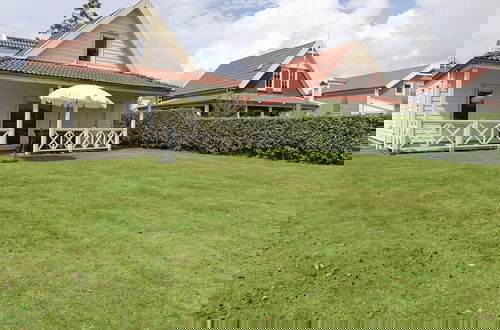 Foto 1 - Holiday Home on the Water With Veranda