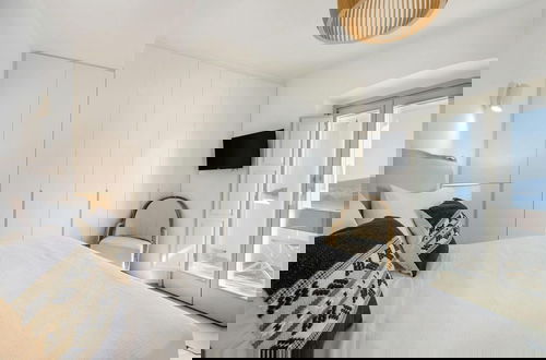 Foto 2 - Stunning Villa With Modern Decor