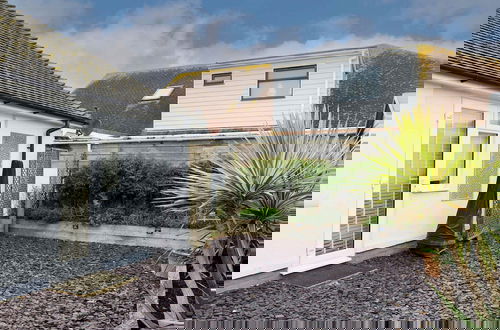 Photo 42 - Beach House for 8 With hot tub Garden