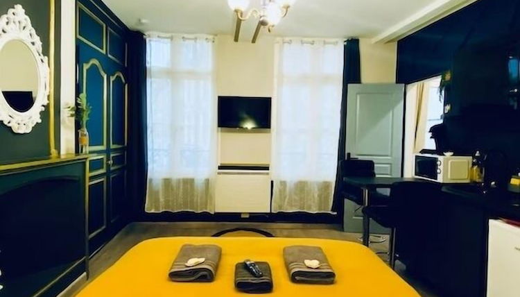 Foto 1 - Studio Royal
