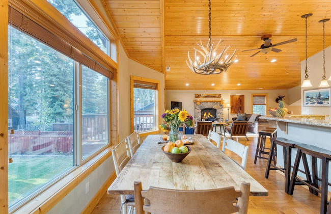 Washoe Chalet by Avantstay Game Room, Hot Tub, Putting Green & Fire Pit - Foto 13