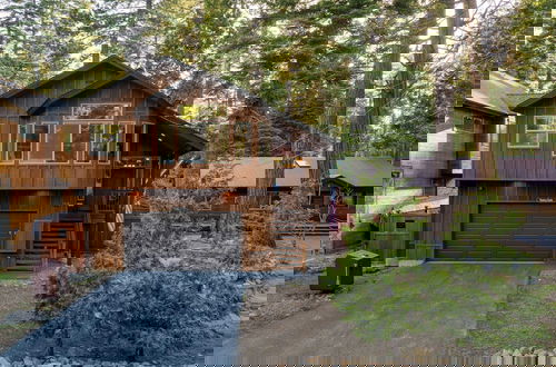 Foto 44 - Washoe Chalet by Avantstay Game Room, Hot Tub, Putting Green & Fire Pit