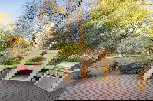 Photo 42 - Valley of the Moon by Avantstay Tranquil Escape, Large Yard w/ Hot Tub & Fire Pit
