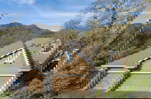 Foto 8 - Valley of the Moon by Avantstay Tranquil Escape, Large Yard w/ Hot Tub & Fire Pit
