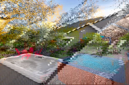 Photo 47 - Valley of the Moon by Avantstay Tranquil Escape, Large Yard w/ Hot Tub & Fire Pit