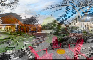 Foto 1 - Valley of the Moon by Avantstay Tranquil Escape, Large Yard w/ Hot Tub & Fire Pit