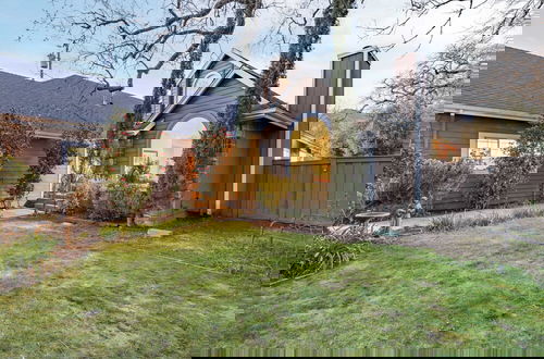 Photo 56 - Valley of the Moon by Avantstay Tranquil Escape, Large Yard w/ Hot Tub & Fire Pit